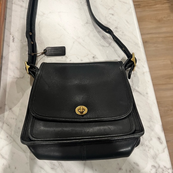 Coach Black Leather Women's purse. Excellent condition. No rips, tears. - Picture 3 of 10